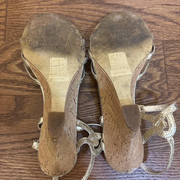 Bravo Browns gold wedges size 7 - Picture 5 of 5